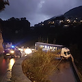 Ravello, camion si incastra in un tornante. Traffico in tilt [FOTO]