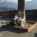 Ravello, fiori per Cameron: su luogo morte bambino inglese messaggi di mamma e papà /FOTO