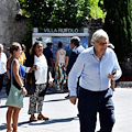 Ravello, le telecamere di Rai 1 in Villa Rufolo e nel primo pomeriggio la visita di Vittorio Sgarbi