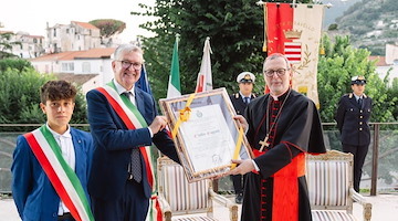 Ravello, conferita la cittadinanza onoraria al cardinale Claudio Gugerotti 