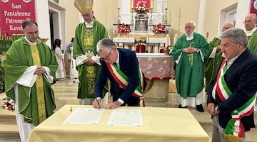 Siglato il Patto di amicizia tra Ravello e Serrata, nel segno di San Pantaleone 