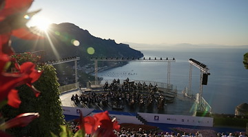 Ultima settimana di Ravello Festival: sul palco la Slovenian Poa Festival Orchestra, Michele Campanella e Maurizio De Giovanni